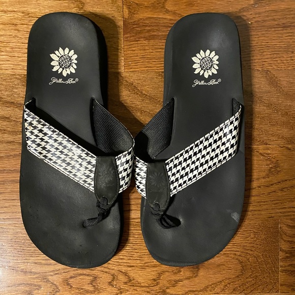 yellow box houndstooth flip flops